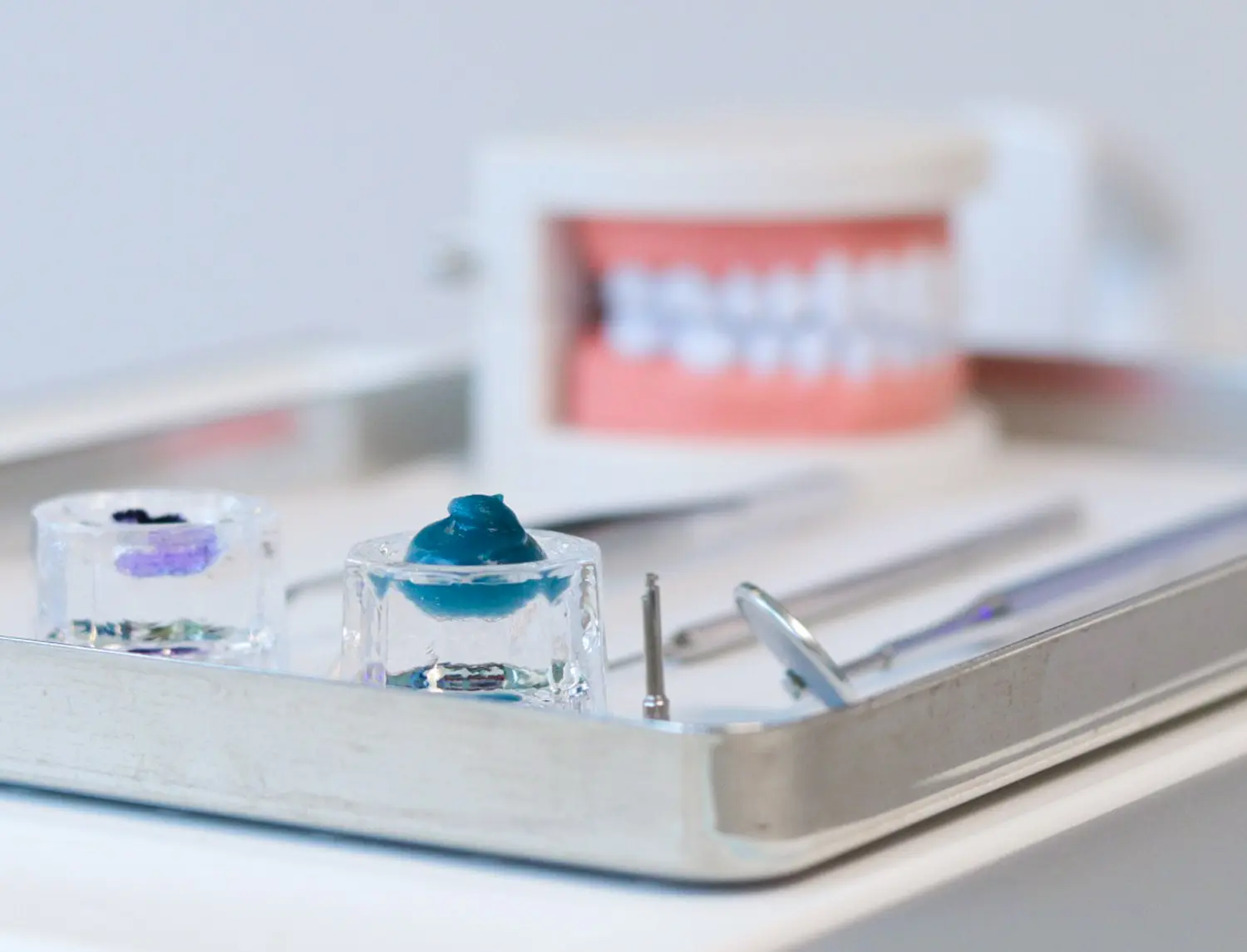 Zahnarzt-kerpen-prophylaxe-tray