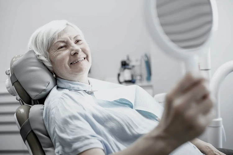 Zahnärztliche-Leistungen-Alterszahnheilkunde